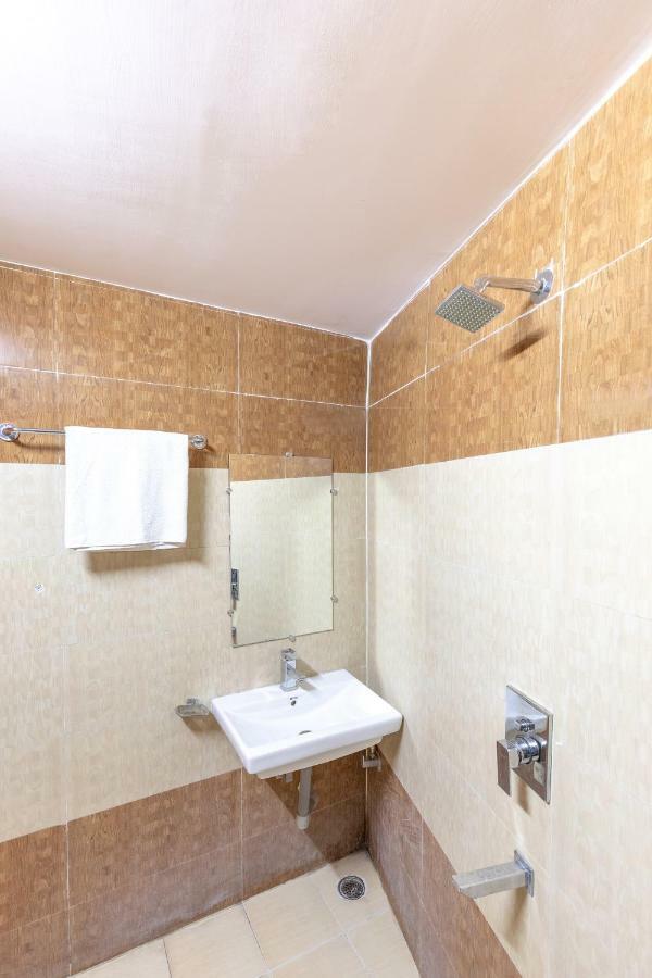 โอโย 45301 โฮเต็ล โอม พาเลซ Hotel Sagar  ภายนอก รูปภาพ